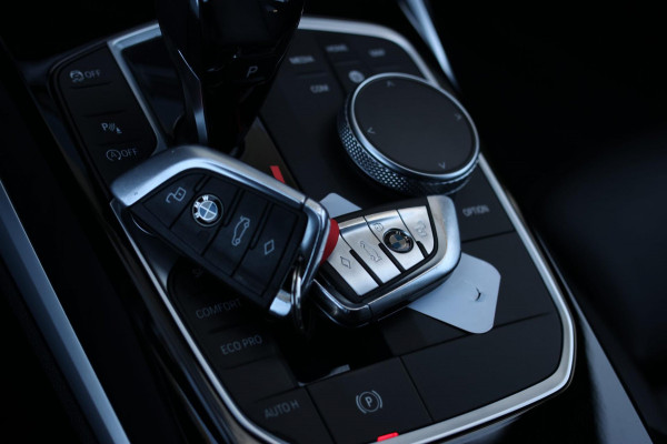 BMW 3 Serie Touring 320i High Executive *Stuurverwarming*Leder*Trekhaak*