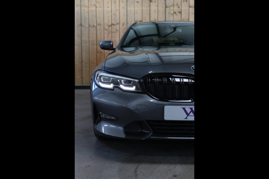 BMW 3 Serie Touring 320i High Executive *Stuurverwarming*Leder*Trekhaak*