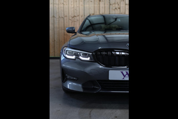 BMW 3 Serie Touring 320i High Executive *Stuurverwarming*Leder*Trekhaak*