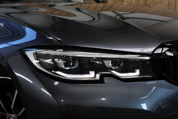 BMW 3 Serie Touring 320i High Executive *Stuurverwarming*Leder*Trekhaak*