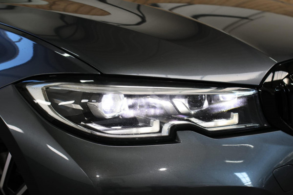 BMW 3 Serie Touring 320i High Executive *Stuurverwarming*Leder*Trekhaak*