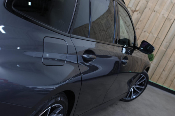 BMW 3 Serie Touring 320i High Executive *Stuurverwarming*Leder*Trekhaak*