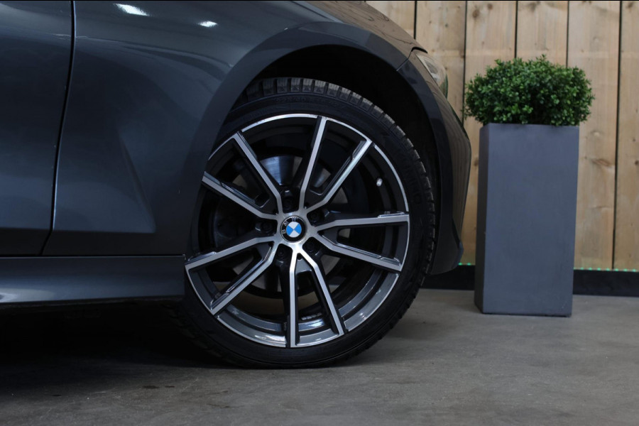 BMW 3 Serie Touring 320i High Executive *Stuurverwarming*Leder*Trekhaak*