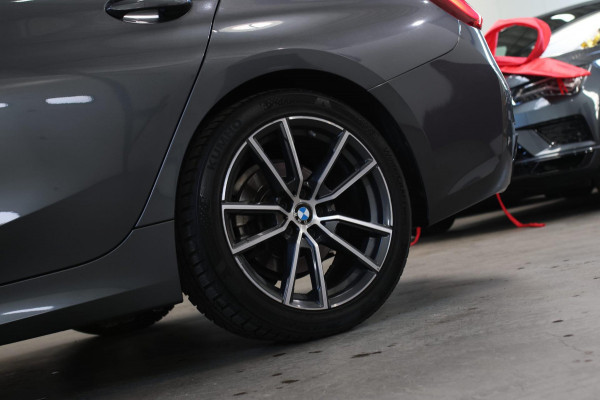 BMW 3 Serie Touring 320i High Executive *Stuurverwarming*Leder*Trekhaak*