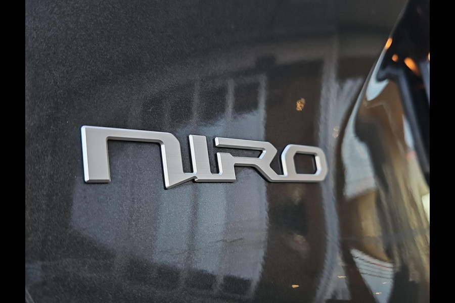 Kia Niro 1.6 GDi PHEV DynamicPlusLine | HUD | Leder | Stoel- en Stuurverwarming | Adapt. Cruise | Schuif/Kanteldak | Elektr. Achterklep |