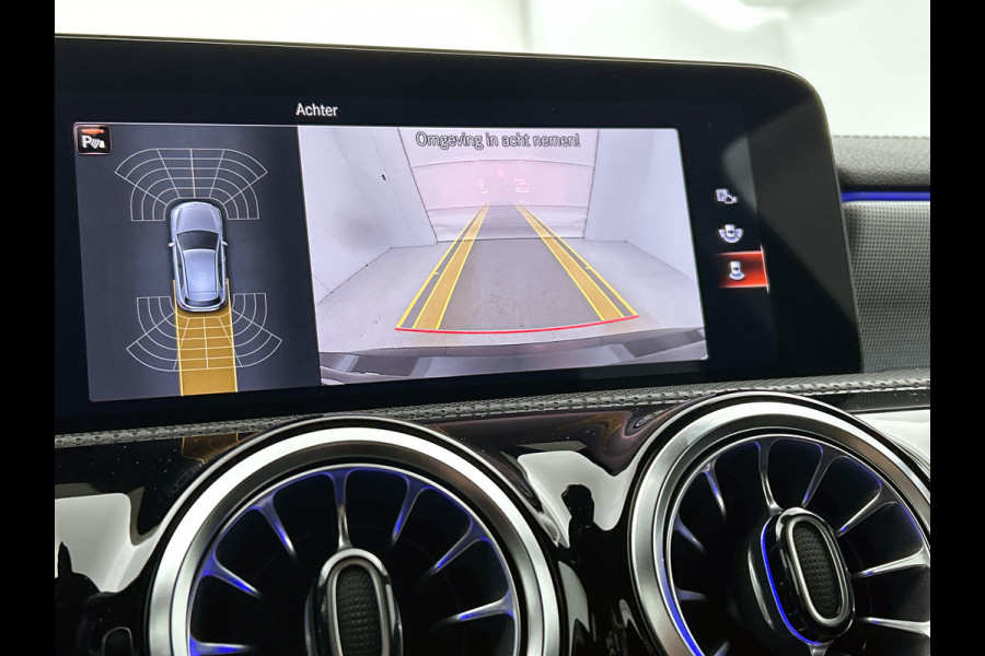 Mercedes-Benz A-Klasse 250 e AMG Plug-In Hybride AMG Line | Night Pakket | Sfeerverlichting |Stoelverwarming | Achteruitrijcamera | Ledkoplampen. Inclusief 24 maanden MB Certified garantie voor Europa.