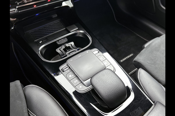 Mercedes-Benz A-Klasse 250 e AMG Plug-In Hybride AMG Line | Night Pakket | Sfeerverlichting |Stoelverwarming | Achteruitrijcamera | Ledkoplampen. Inclusief 24 maanden MB Certified garantie voor Europa.