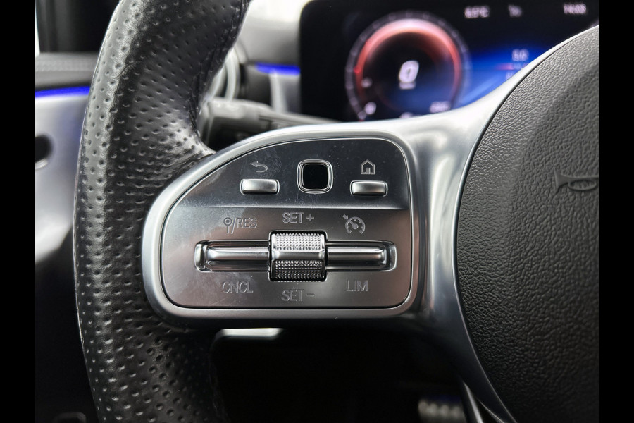 Mercedes-Benz A-Klasse 250 e AMG Plug-In Hybride AMG Line | Night Pakket | Sfeerverlichting |Stoelverwarming | Achteruitrijcamera | Ledkoplampen. Inclusief 24 maanden MB Certified garantie voor Europa.