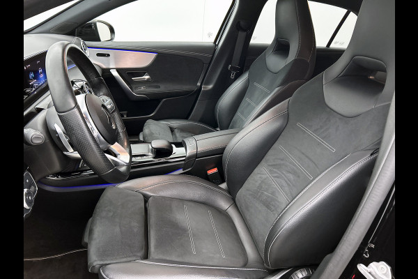 Mercedes-Benz A-Klasse 250 e AMG Plug-In Hybride AMG Line | Night Pakket | Sfeerverlichting |Stoelverwarming | Achteruitrijcamera | Ledkoplampen. Inclusief 24 maanden MB Certified garantie voor Europa.