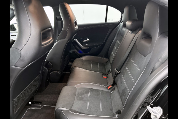 Mercedes-Benz A-Klasse 250 e AMG Plug-In Hybride AMG Line | Night Pakket | Sfeerverlichting |Stoelverwarming | Achteruitrijcamera | Ledkoplampen. Inclusief 24 maanden MB Certified garantie voor Europa.