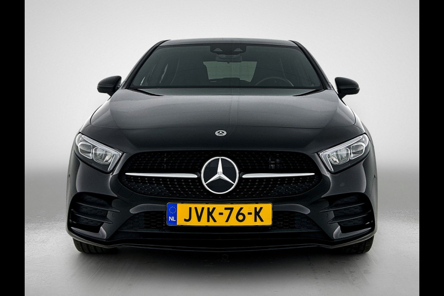 Mercedes-Benz A-Klasse 250 e AMG Plug-In Hybride AMG Line | Night Pakket | Sfeerverlichting |Stoelverwarming | Achteruitrijcamera | Ledkoplampen. Inclusief 24 maanden MB Certified garantie voor Europa.