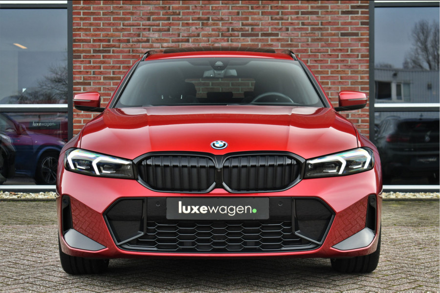 BMW 3 Serie Touring 330e M-Sport LCI-2 Pano Trekh 360 HUD El-zetels