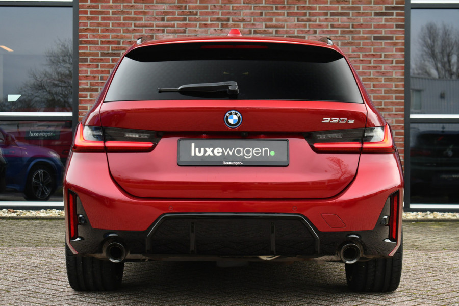 BMW 3 Serie Touring 330e M-Sport LCI-2 Pano Trekh 360 HUD El-zetels