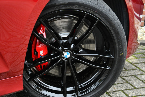 BMW 3 Serie Touring 330e M-Sport LCI-2 Pano Trekh 360 HUD El-zetels