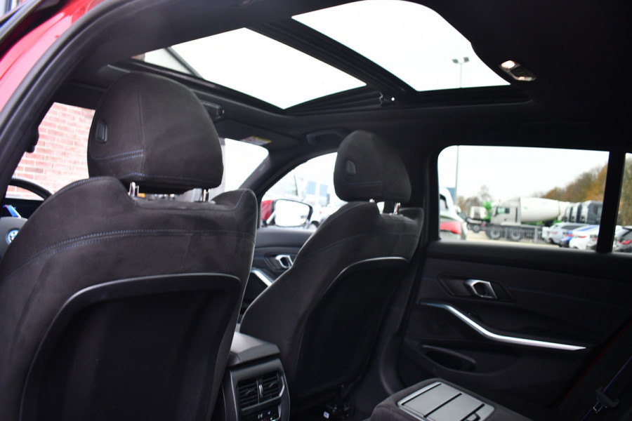 BMW 3 Serie Touring 330e M-Sport LCI-2 Pano Trekh 360 HUD El-zetels