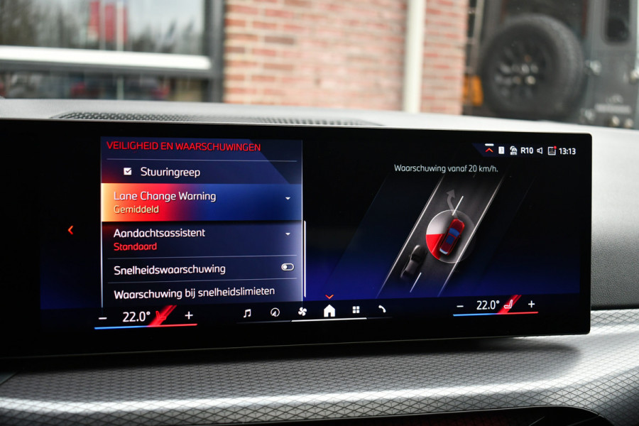 BMW 3 Serie Touring 330e M-Sport LCI-2 Pano Trekh 360 HUD El-zetels