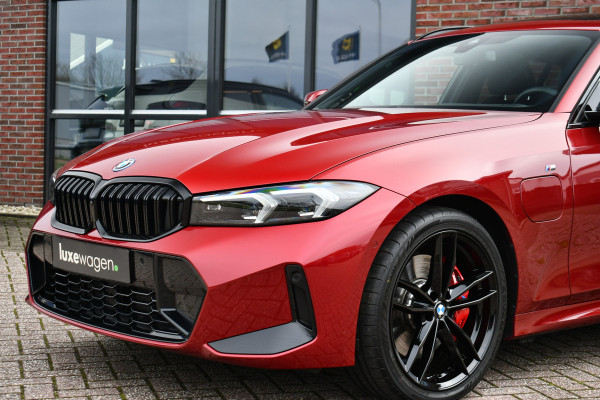 BMW 3 Serie Touring 330e M-Sport LCI-2 Pano Trekh 360 HUD El-zetels