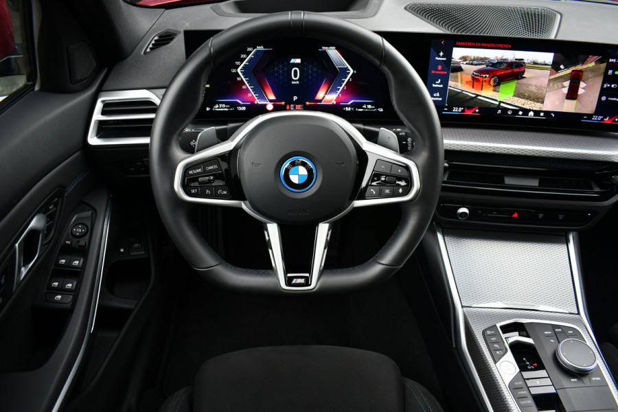 BMW 3 Serie Touring 330e M-Sport LCI-2 Pano Trekh 360 HUD El-zetels