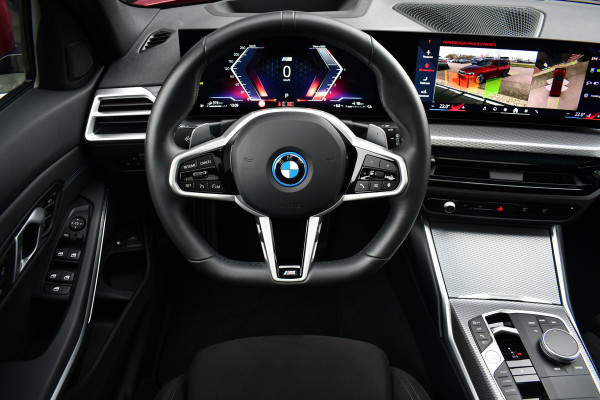 BMW 3 Serie Touring 330e M-Sport LCI-2 Pano Trekh 360 HUD El-zetels