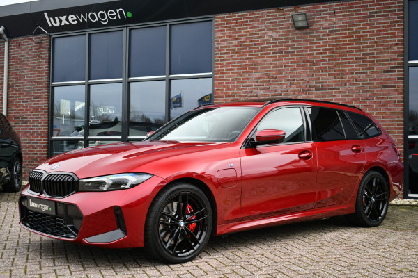BMW 3 Serie Touring 330e M-Sport LCI-2 Pano Trekh 360 HUD El-zetels
