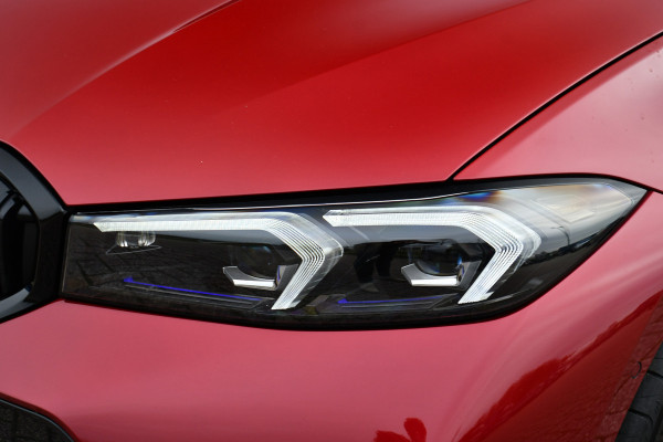 BMW 3 Serie Touring 330e M-Sport LCI-2 Pano Trekh 360 HUD El-zetels