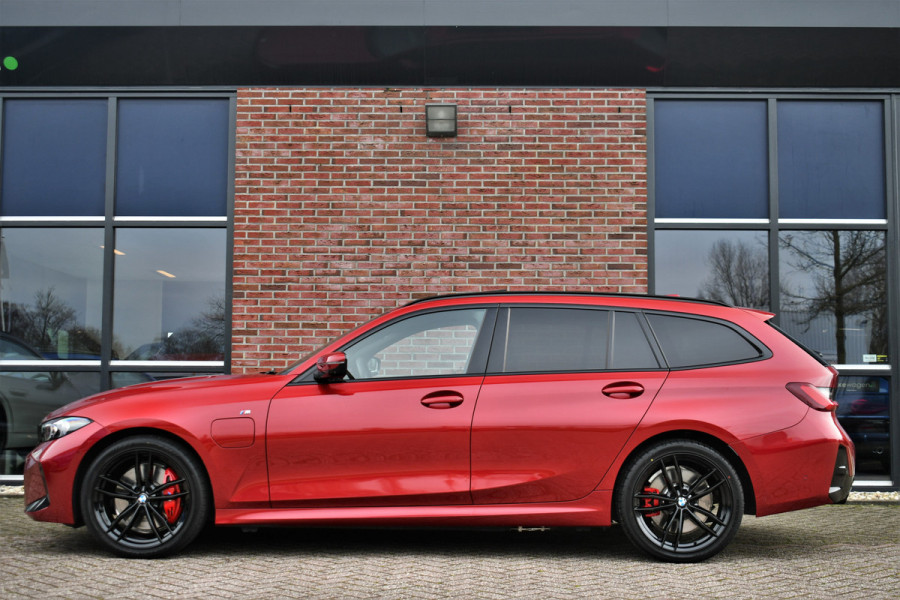 BMW 3 Serie Touring 330e M-Sport LCI-2 Pano Trekh 360 HUD El-zetels