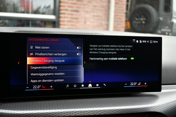 BMW 3 Serie Touring 330e M-Sport LCI-2 Pano Trekh 360 HUD El-zetels