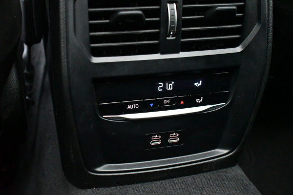 BMW 3 Serie Touring 330e M-Sport LCI-2 Pano Trekh 360 HUD El-zetels