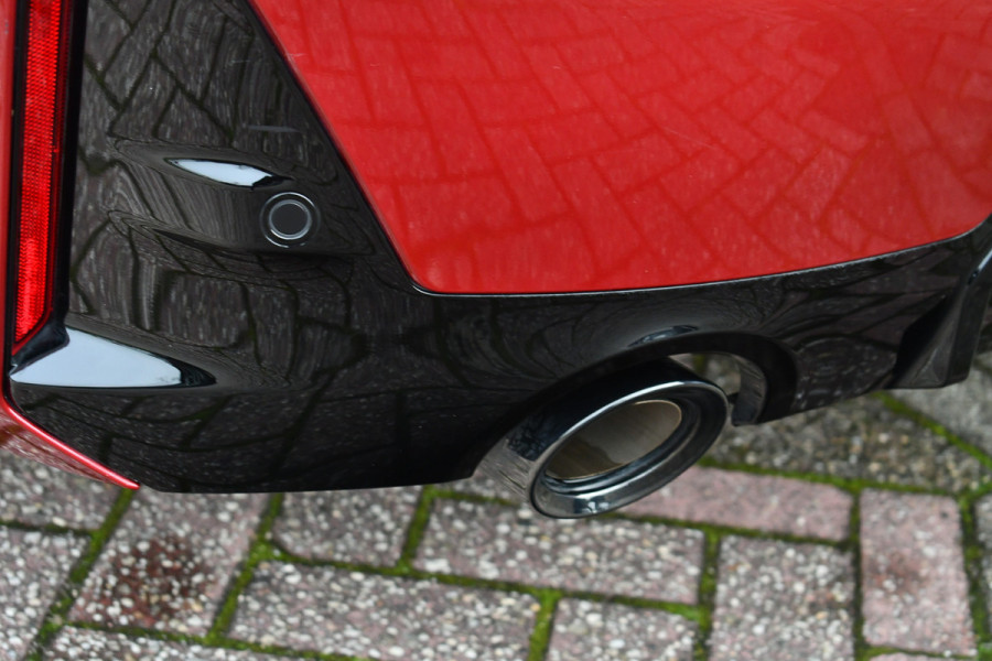 BMW 3 Serie Touring 330e M-Sport LCI-2 Pano Trekh 360 HUD El-zetels