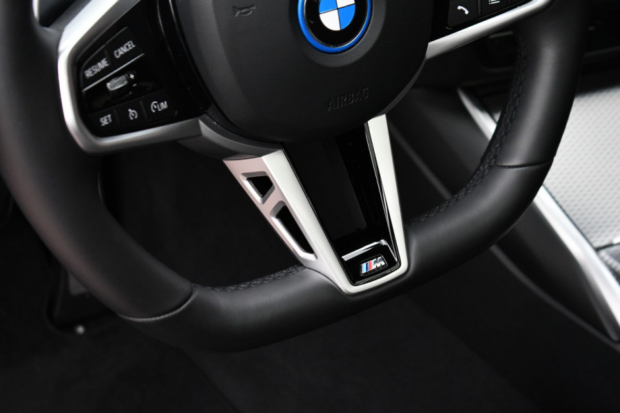 BMW 3 Serie Touring 330e M-Sport LCI-2 Pano Trekh 360 HUD El-zetels