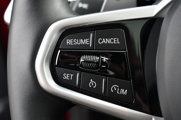 BMW 3 Serie Touring 330e M-Sport LCI-2 Pano Trekh 360 HUD El-zetels