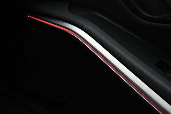 BMW 3 Serie Touring 330e M-Sport LCI-2 Pano Trekh 360 HUD El-zetels