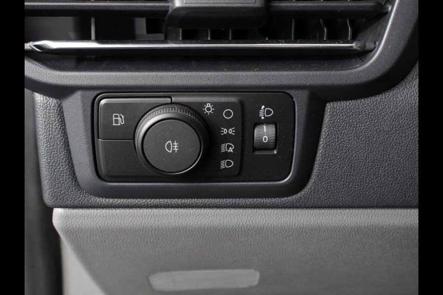 Ford Transit Custom 340 L2H1 Limited 65 kWh 8 persoons Cruise Control | Airco | Lichtmetalen Velgen | Extra getint glas