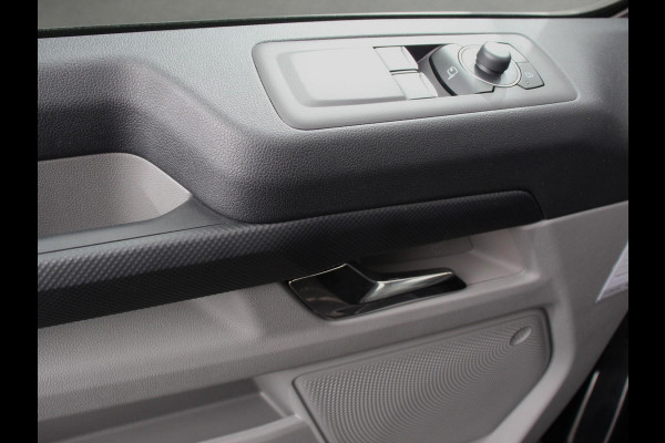 Ford Transit Custom 340 L2H1 Limited 65 kWh 8 persoons Cruise Control | Airco | Lichtmetalen Velgen | Extra getint glas