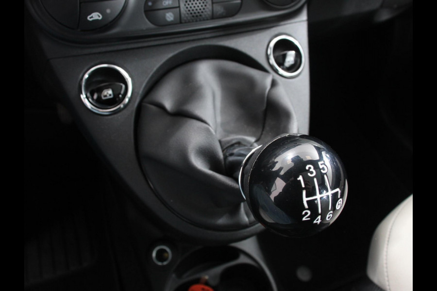 Fiat 500 1.0 Hybrid Dolcevita | Parkeersensor achter | Climate control | Radio | Panoramadak | Cruise control