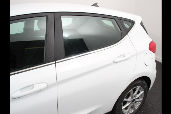 Ford Fiesta 1.0 EcoBoost Titanium | Navigatie | Apple Carplay/Android Auto | Climate Control | Stoelverwarming | Cruise Control | Lichtmetalen Velgen