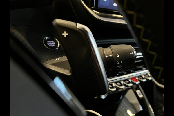 Peugeot 2008 1.2 PureTech 130pk Automaat GT-Line | Navigatie | Apple Carplay/Android Auto | Camera | Parkeersensoren | Ledverlichting | Cruise Control | Virtual Cockpit | Climate Control | Lichtmetalen velgen