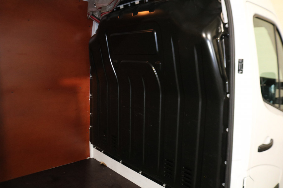 Renault Master T35 2.3 dCi 135pk L3 H2 Work Edition