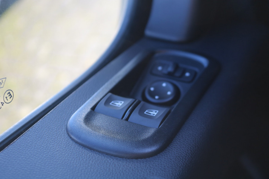 Renault Master T35 2.3 dCi 135pk L3 H2 Work Edition