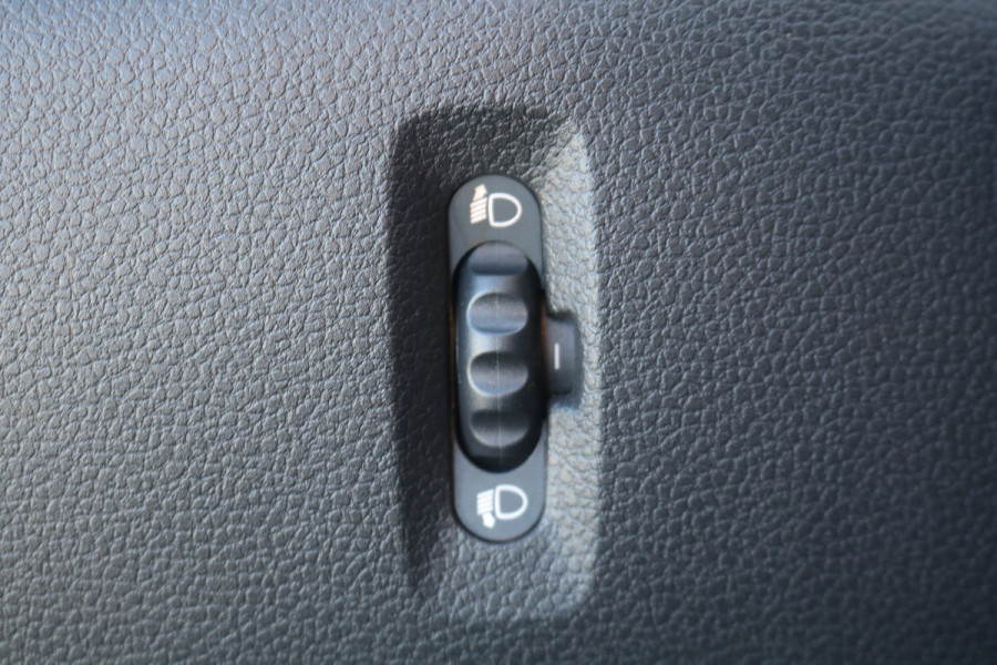 Renault Master T35 2.3 dCi 135pk L3 H2 Work Edition