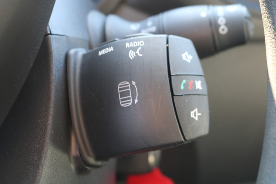 Renault Master T35 2.3 dCi 135pk L3 H2 Work Edition