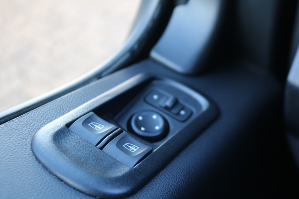 Renault Master T35 2.3 dCi 135pk L3 H2 Work Edition