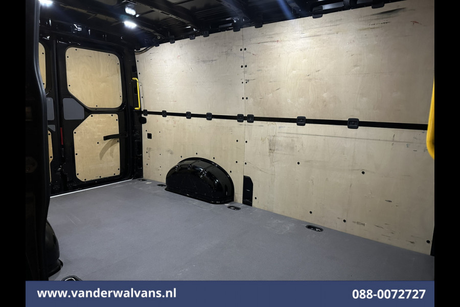 Volkswagen Crafter 2.0 TDI 140pk L3H2 L2H1 Euro6 Airco | Camera | Navigatie | Apple Carplay | Trekhaak Android Auto, Bijrijdersbank