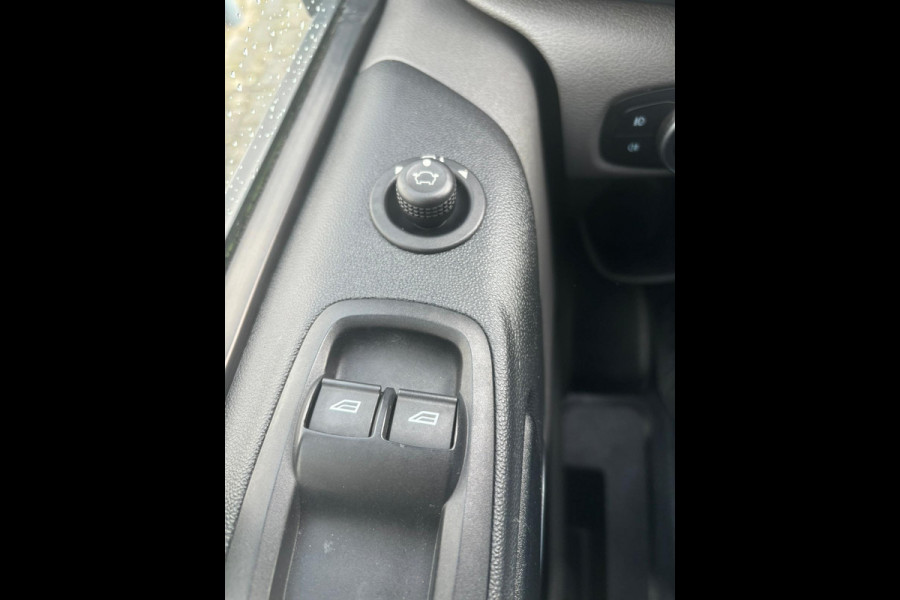 Ford Transit Custom 320 2.0 TDCI L2H1 DC*A/C*CRUISE*HAAK*TEL*