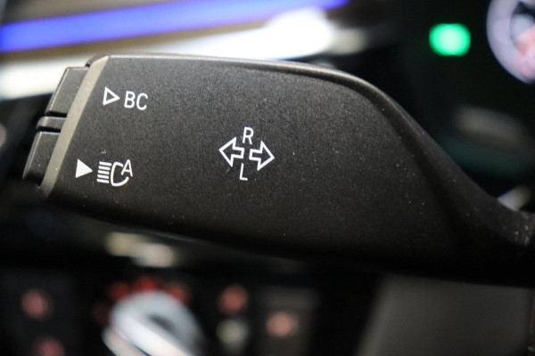 BMW 5 Serie Touring 530i High Executive M Sport Pakket Automaat / Navigatie Professional / Panoramadak / Active Steering / Stuurwielverwarming / M Sportremsysteem / Comfortstoelen / Driving Assistant Plus / Head-Up Display / DAB / Multifunctioneel Instrumentendisplay / Shadow Line / 19 Inch / Extra Getint Glas