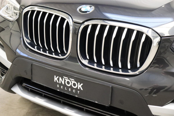 BMW X3 xDrive20i High Executive xLine Automaat / Live Cockpit Professional / Panoramadak / Wegklapbare Trekhaak / Sportstoelen Elektrisch Verstelbaar / Adaptieve LED-koplamp / Driving Assistant / Head-Up Display / 20 Inch / Stoelverwarming / Hifi / Chrome Line / DAB