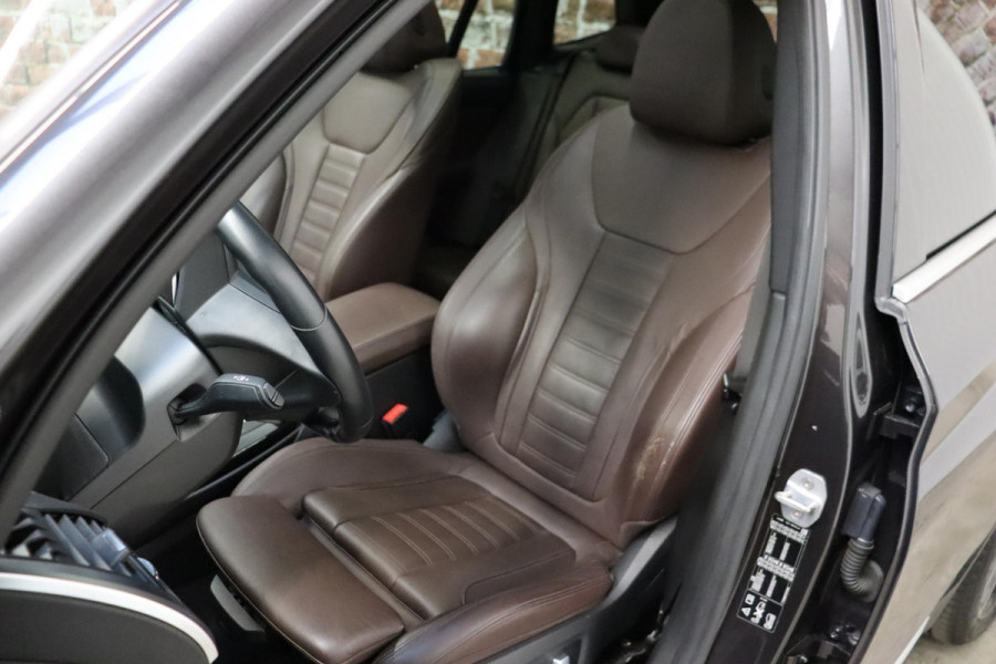 BMW X3 xDrive20i High Executive xLine Automaat / Live Cockpit Professional / Panoramadak / Wegklapbare Trekhaak / Sportstoelen Elektrisch Verstelbaar / Adaptieve LED-koplamp / Driving Assistant / Head-Up Display / 20 Inch / Stoelverwarming / Hifi / Chrome Line / DAB