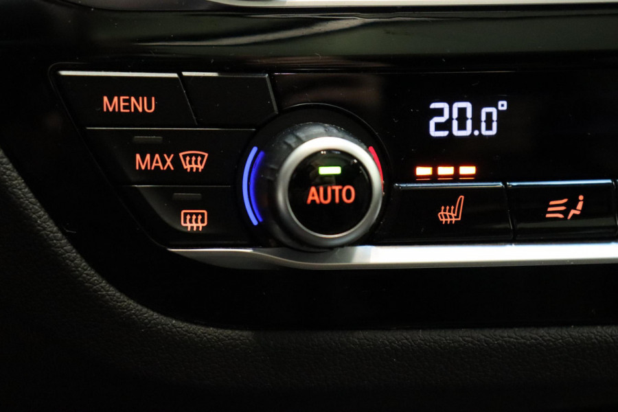 BMW X3 xDrive20i High Executive xLine Automaat / Live Cockpit Professional / Panoramadak / Wegklapbare Trekhaak / Sportstoelen Elektrisch Verstelbaar / Adaptieve LED-koplamp / Driving Assistant / Head-Up Display / 20 Inch / Stoelverwarming / Hifi / Chrome Line / DAB