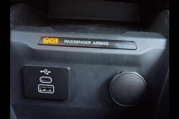 Ford Transit Courier Limited 92Kw - 125Pk ALS NIEUW Links & Rechts Schuifdeur Navi Camera Carplay