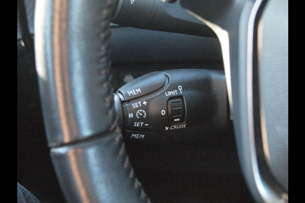 Peugeot e-208 EV Blue Lease Allure 50 kWh | SOH 90% | Camera | Apple Carplay | Cruise Control | NL-Auto |